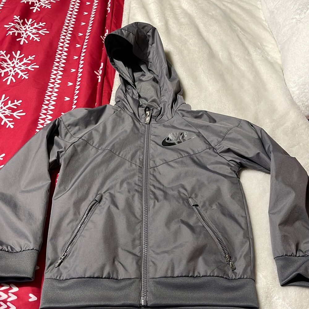 Boys 5-6 Nike windbreaker